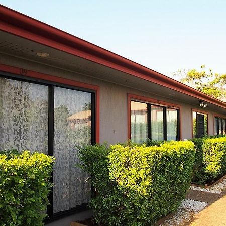 Springwood Motor Inn Экстерьер фото
