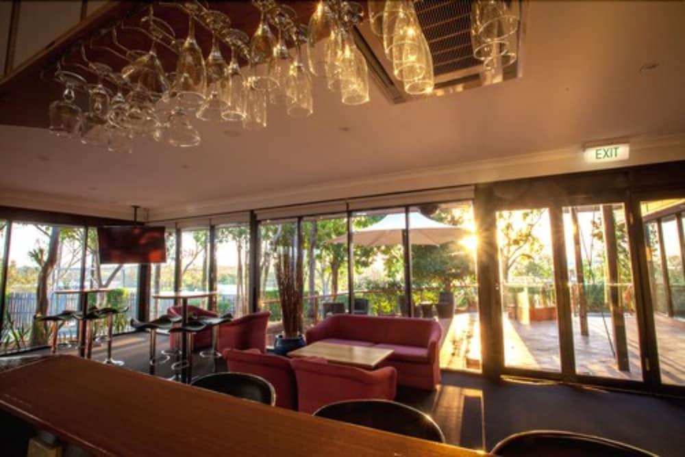 Springwood Motor Inn Экстерьер фото