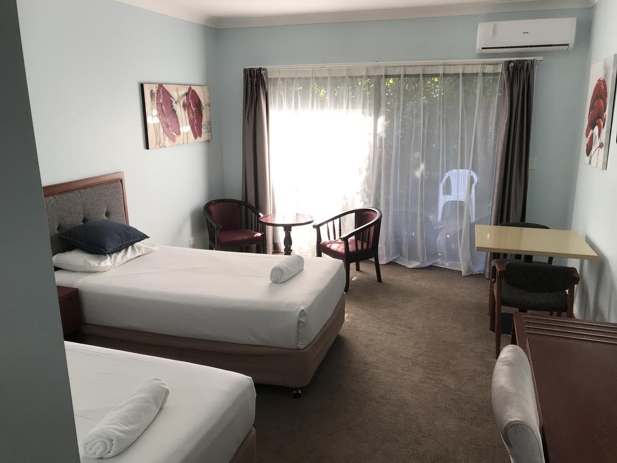 Springwood Motor Inn Экстерьер фото