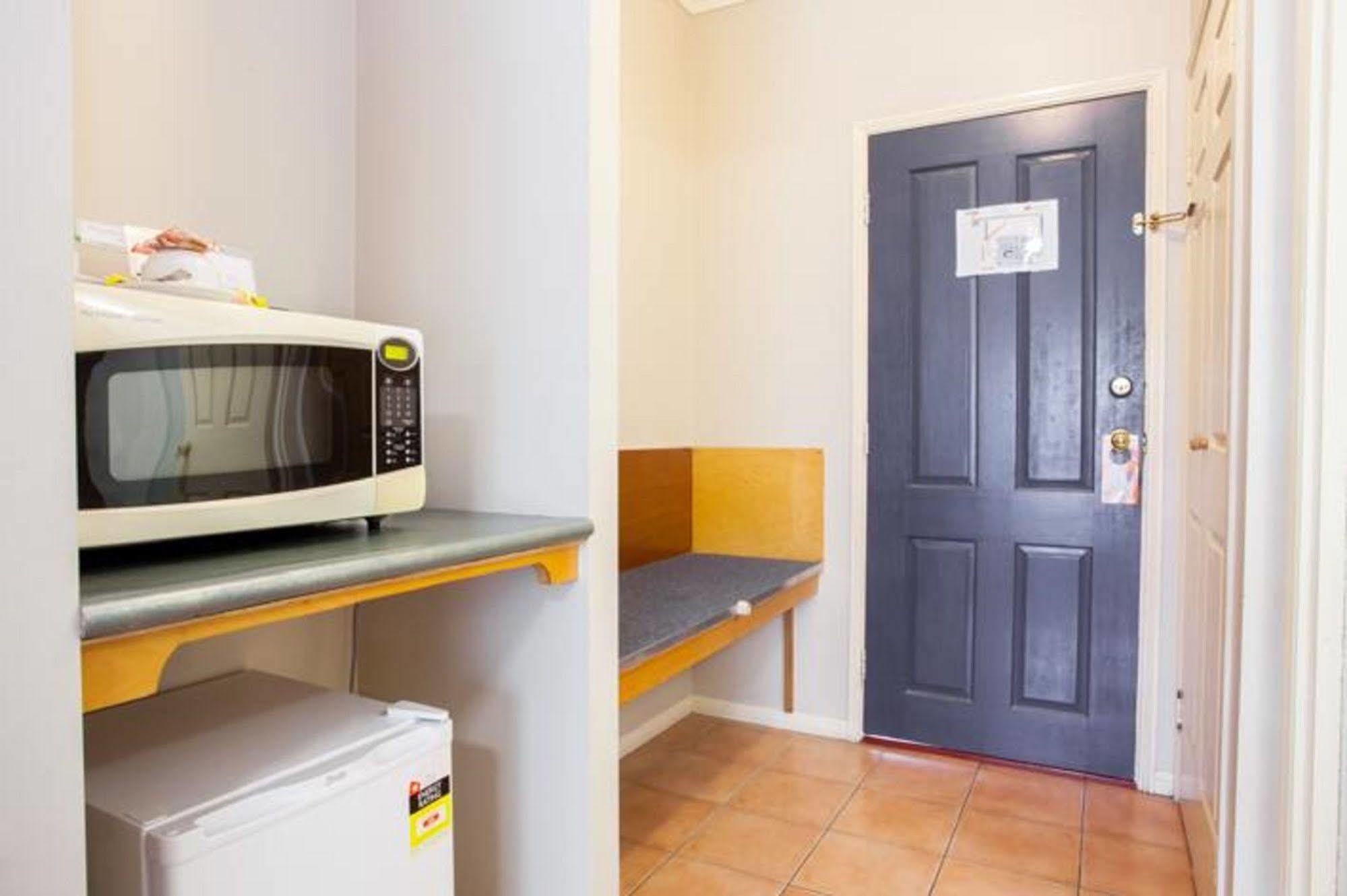 Springwood Motor Inn Экстерьер фото