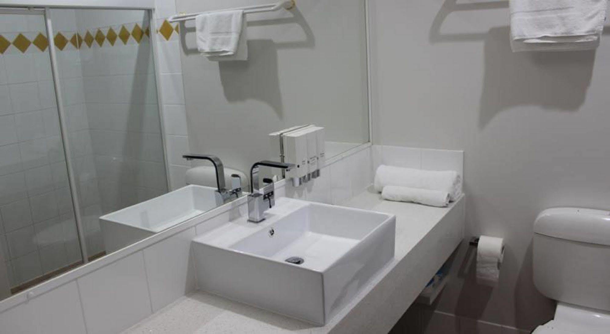 Springwood Motor Inn Экстерьер фото