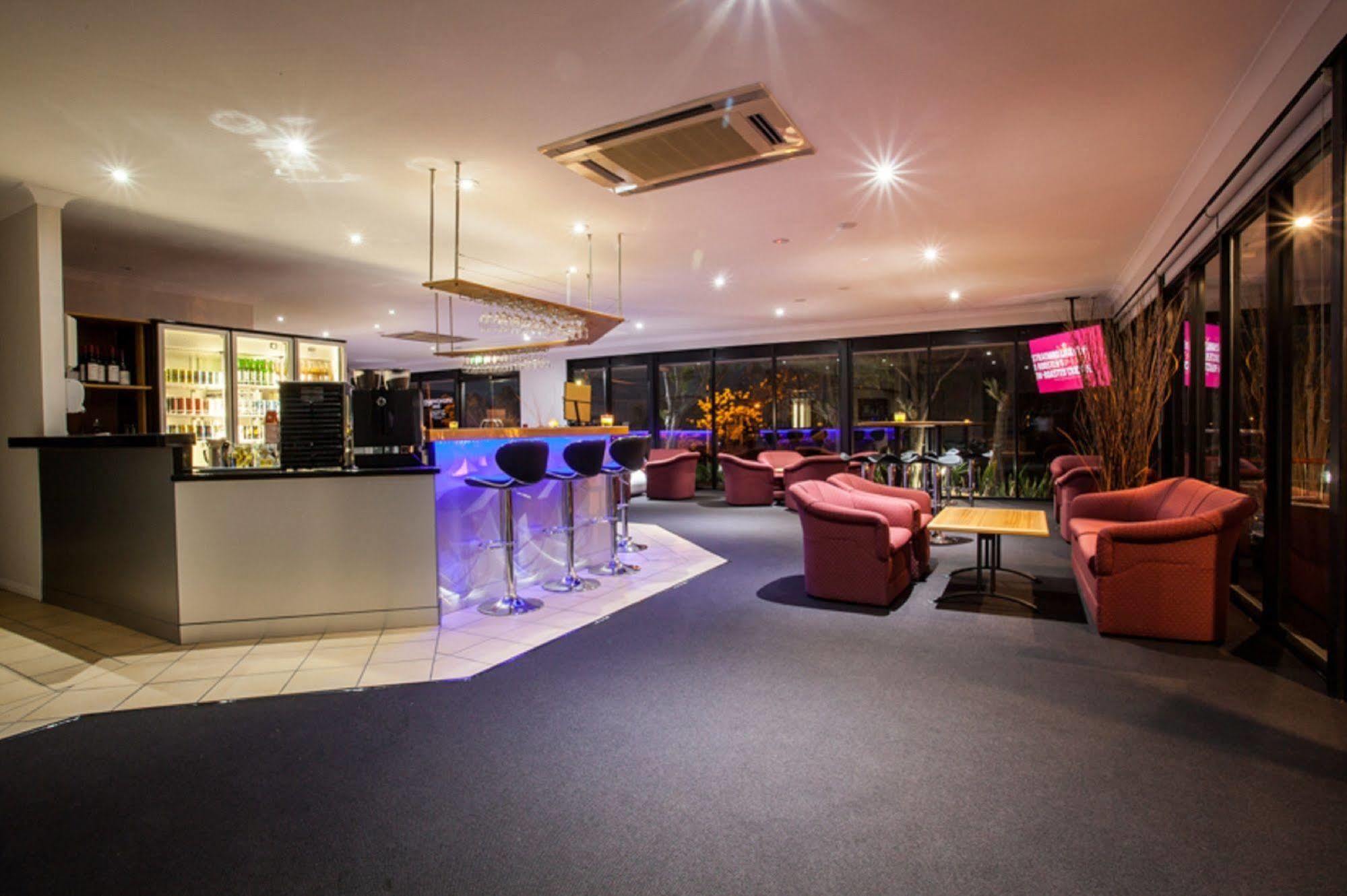 Springwood Motor Inn Экстерьер фото