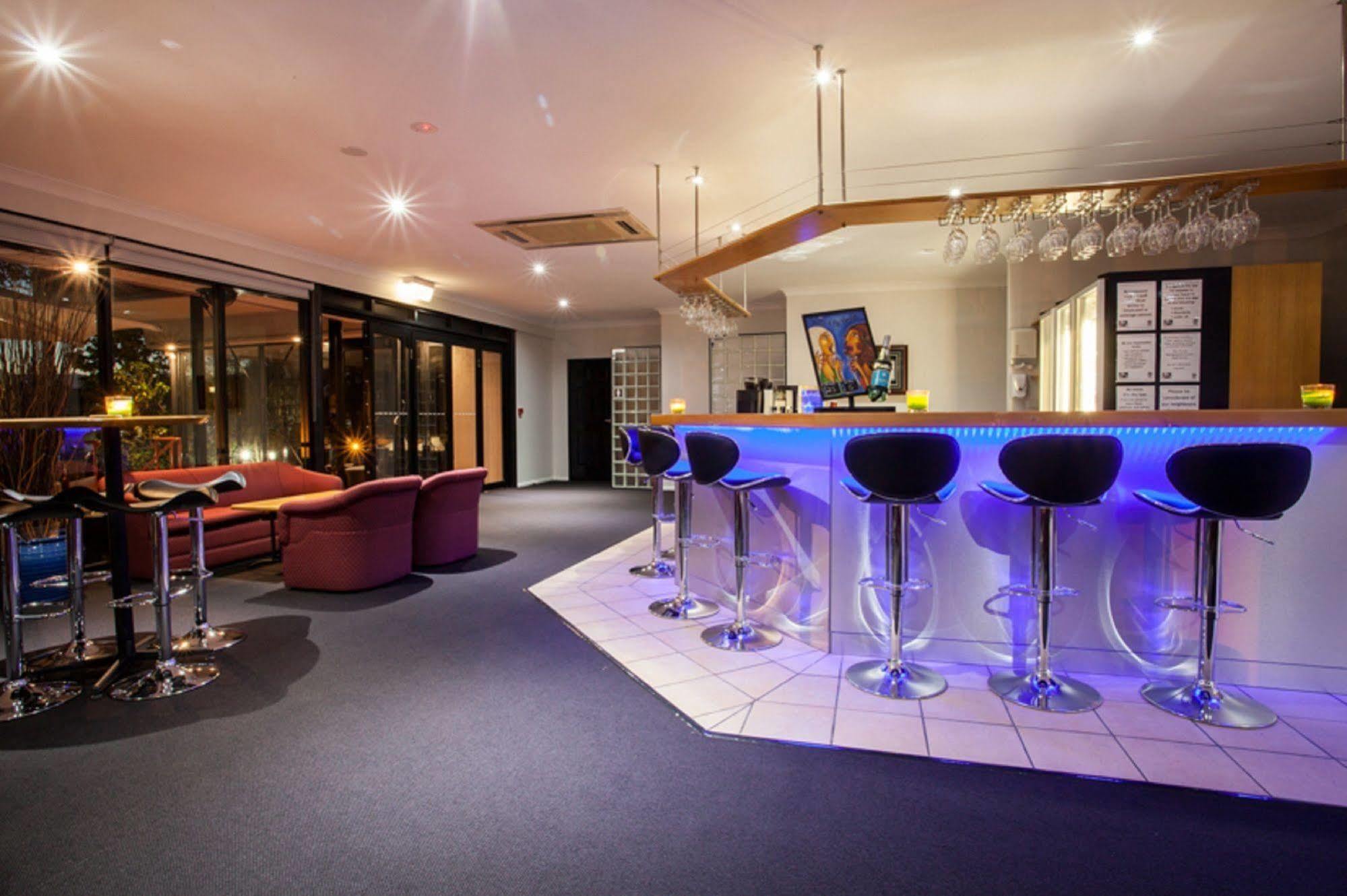 Springwood Motor Inn Экстерьер фото